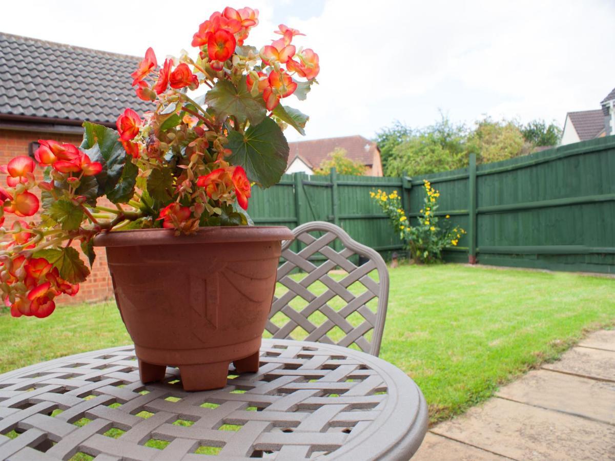 East Midland House Free Private Parking Fast Wifi Smart Tv With Garden Villa Kettering Exterior photo